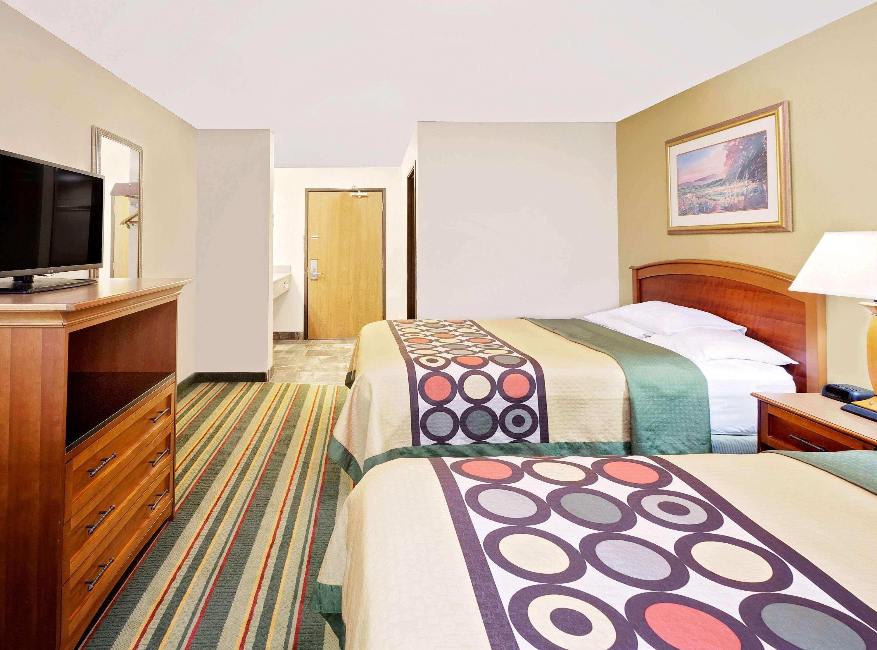 Super 8 By Wyndham Mt. Pleasant Mount Pleasant Exterior foto