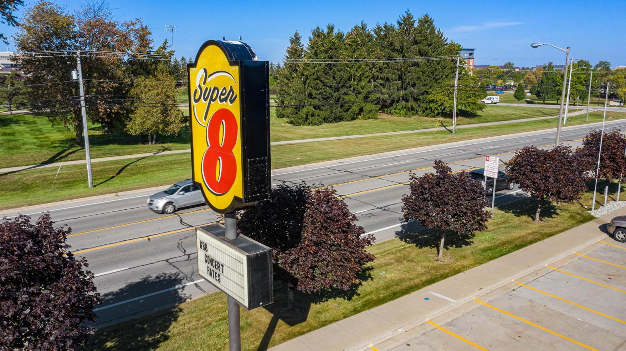 Super 8 By Wyndham Mt. Pleasant Mount Pleasant Exterior foto