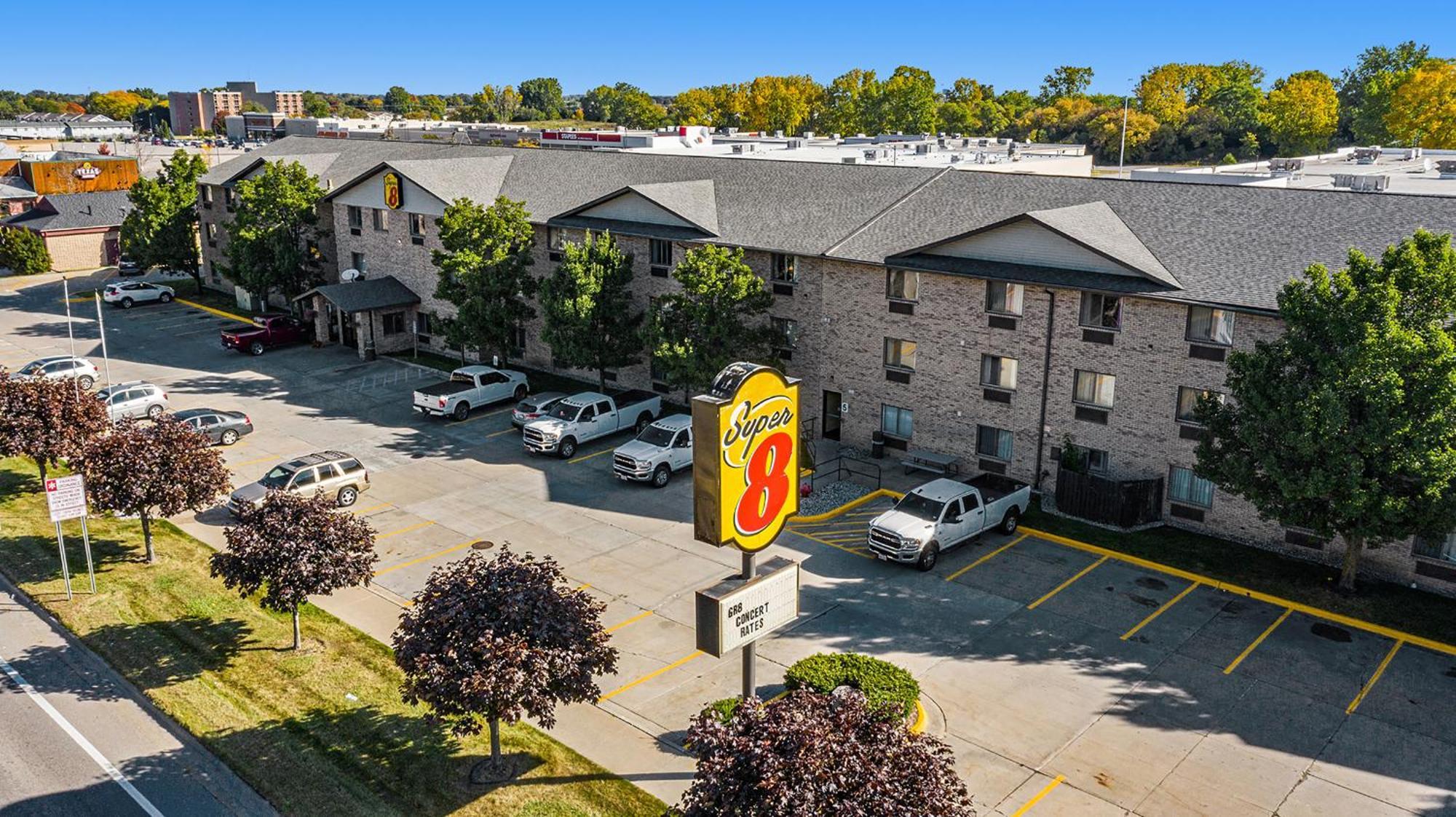 Super 8 By Wyndham Mt. Pleasant Mount Pleasant Exterior foto